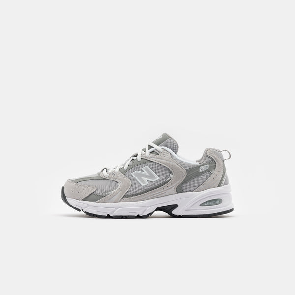 530 Sneaker in Raincloud/Shadow Grey/Silver Metallic