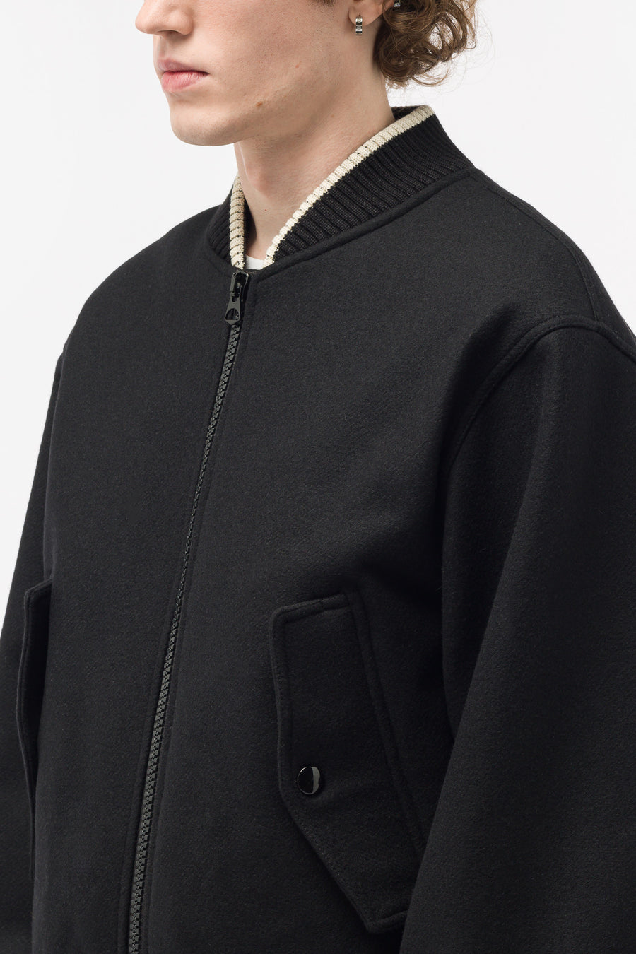 Vellow Jacket in Black