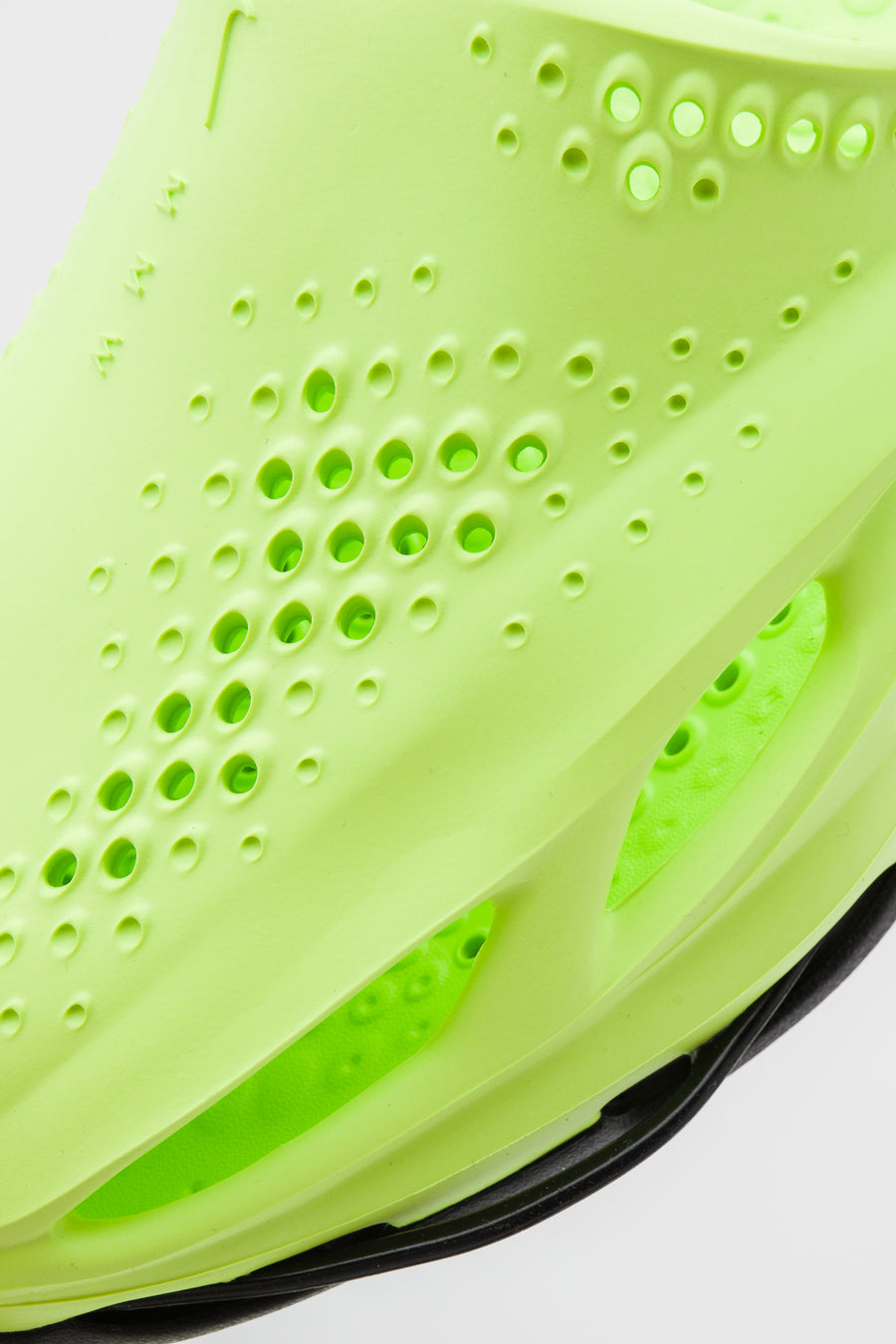 Nike - Men's Matthew M. Williams 005 Slide in Volt/Black